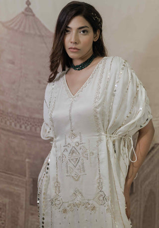 White embroidered slit kaftan