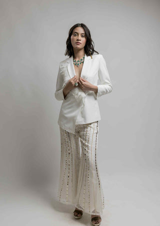 White long-short blazer and pants