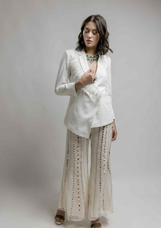 White long-short blazer and pants