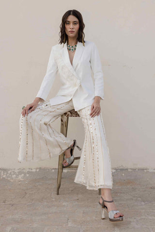 White long-short blazer and pants