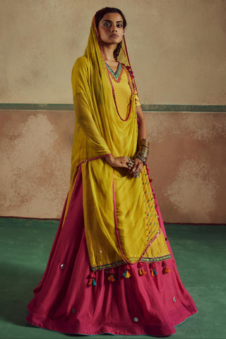 Backless yellow rang kurta skirt set