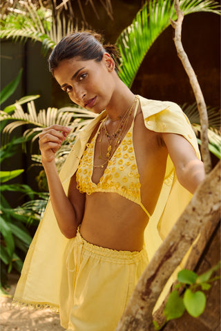 Vaga yellow shirt, bikini and shorts