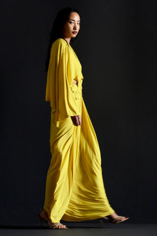 Yellow batwing sleeve cutout reim gown