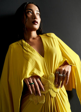 Yellow batwing sleeve cutout reim gown