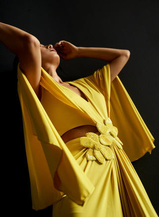 Yellow batwing sleeve cutout reim gown