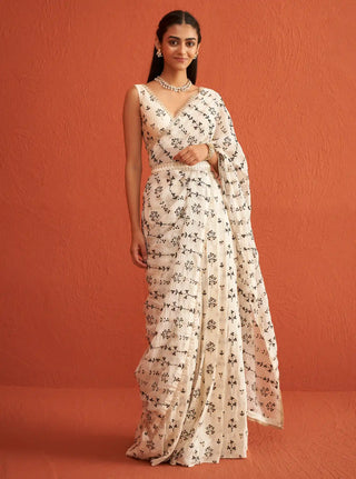 Sohneya white sari and blouse piece