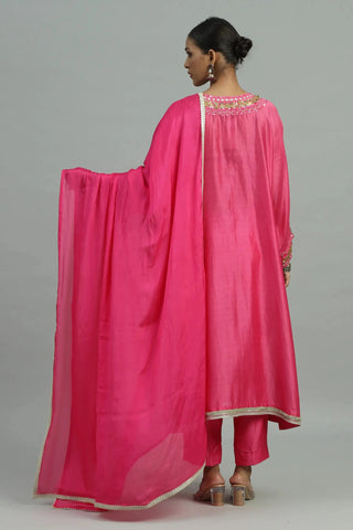 Pink kurta with straight pants & dupatta