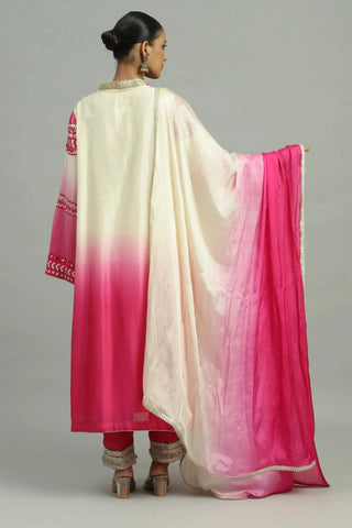 Pink kurta with straight pants & dupatta