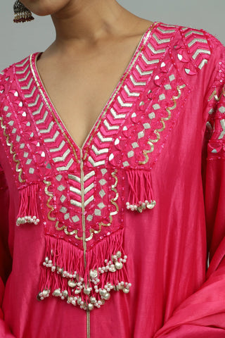 Pink kurta with straight pants & dupatta