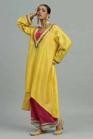 Yellow kaftaan kurta with bustier & pants