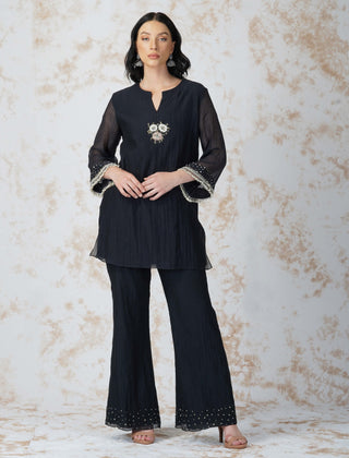 Black baroque flower black tunic and pants