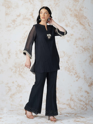 Black baroque flower black tunic and pants