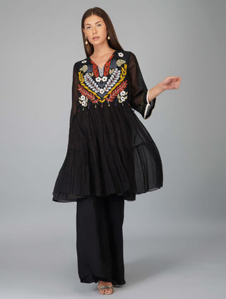 Black applique yoke tiered tunic and pants