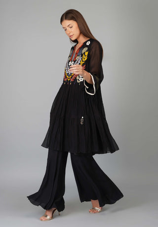 Black applique yoke tiered tunic and pants