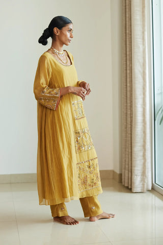 Yellow akaari kurta set