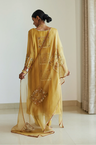 Yellow akaari kurta set