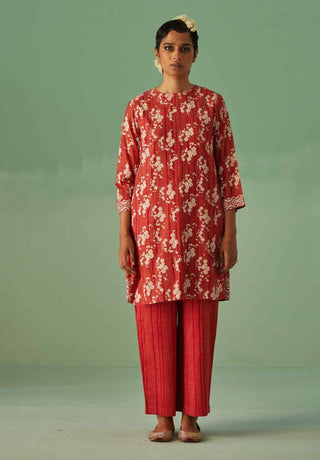 Red printed kurta and trouser