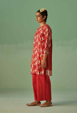 Red printed kurta and trouser