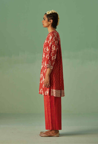 Red printed kurta and trouser