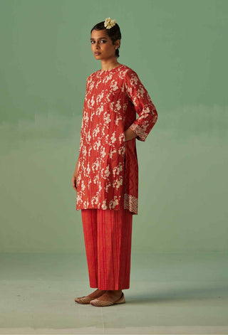 Red printed kurta and trouser