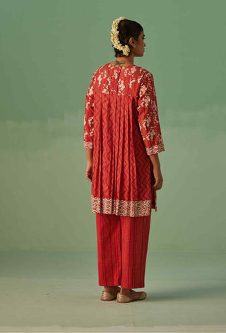 Red printed kurta and trouser