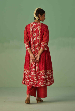 Red anti-fit kurta and trouser