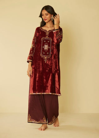 Red dareecha kurta set