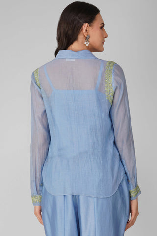 Blue flower border shirt