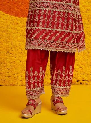 Ambar red kurta set