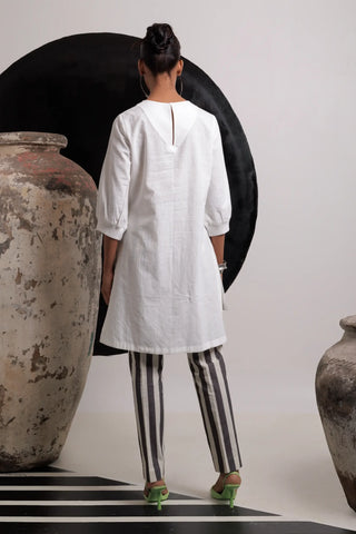 Ivory round neck high low tunic with pants