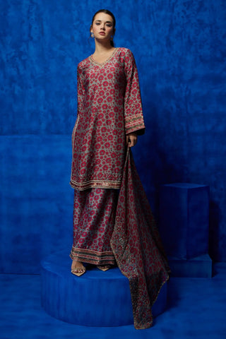 Gray printed tunic paired with wide-leg pants and dupatta