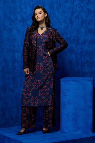 Blue long tunic with pleated trouser and blazer