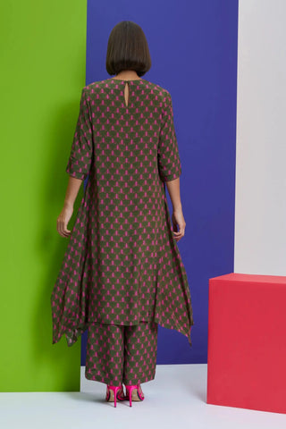 Green square cut kurta with pants