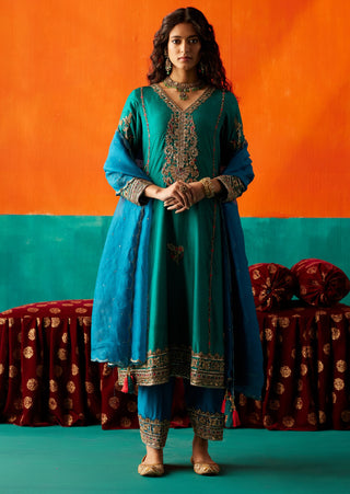 Castleton green kurta set