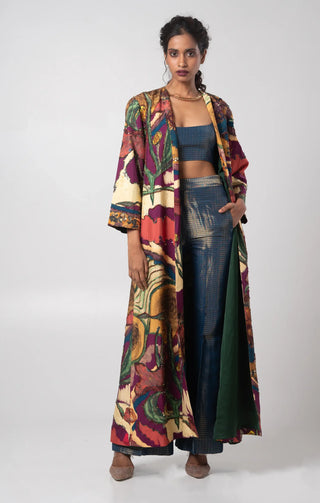 Multicolored strutctured embroidered trench