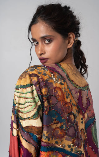 Multicolored strutctured embroidered trench