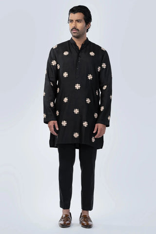 Black fractal motifs kurta