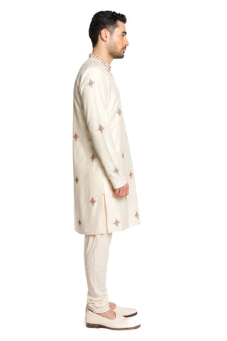 Ivory kashmiri thread work all over booti embroidered kurta set