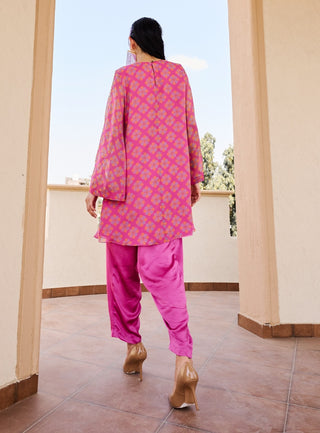 Pink floral print kurta and pant