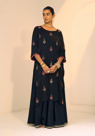 Black chavi kurta set