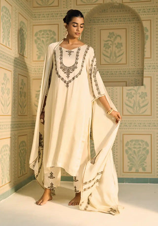 White anya kurta set