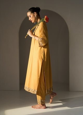 Yellow pavit kurta set