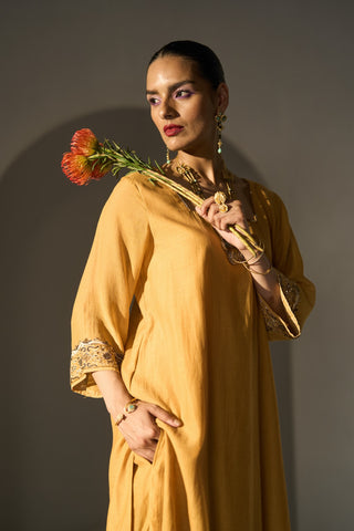 Yellow pavit kurta set