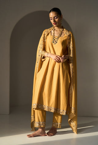 Yellow pavit kurta set