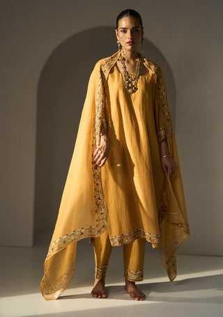 Yellow pavit kurta set