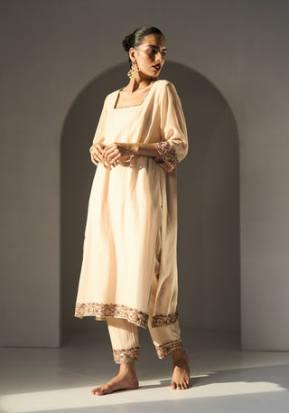 Cream pavit kurta set