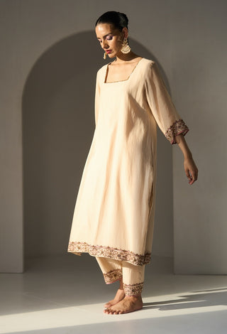 Cream pavit kurta set