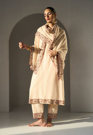 Cream pavit kurta set