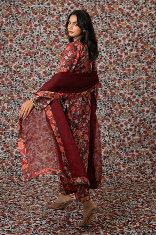 Maroon srinathji kurta paired with printed pants and dupatta