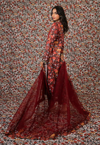 Maroon srinathji kurta paired with printed pants and dupatta